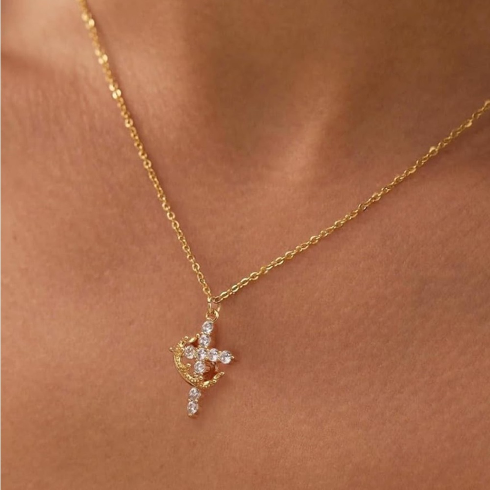 Elegant Gold Necklace
